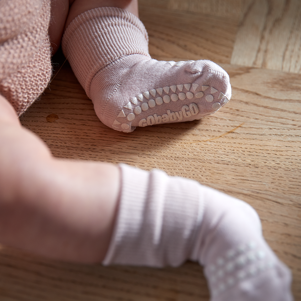 Non-slip socks - Bamboo Soft Pink 4.png